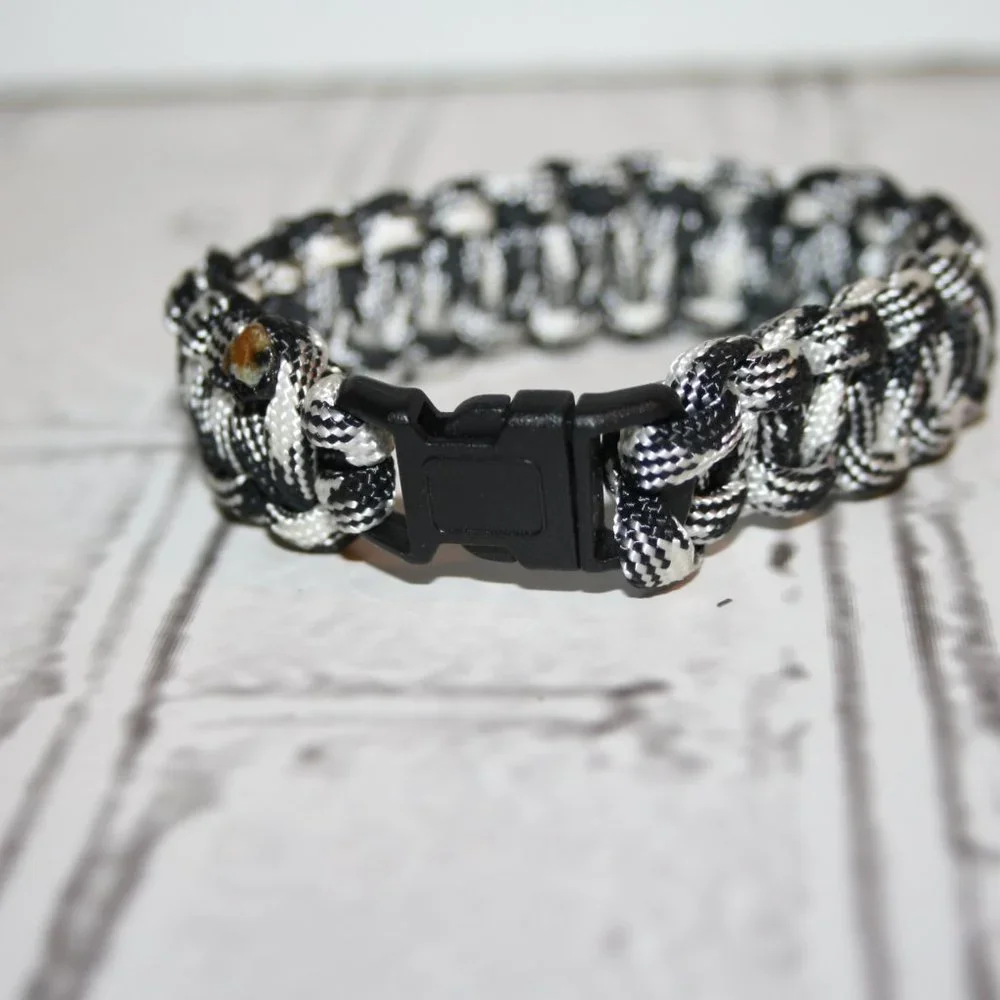 🖤🤍 Black + White Paracord Bracelet · 8.25
